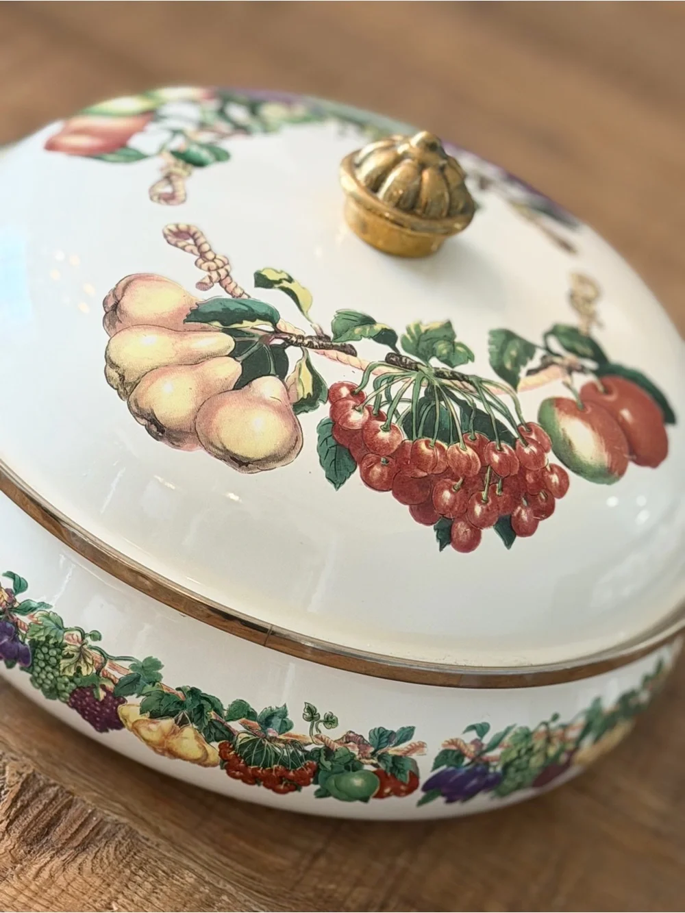 Tabletops Unlimited Kensington Garden Porcelain Enamel Casserole Dish.
